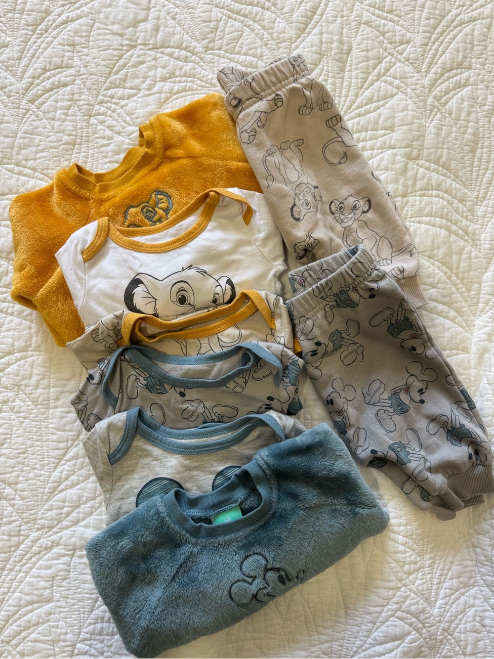 Disney Baby Set Simba Mickey Sweatshirt Pants Long Sleeve PJs 6 Months